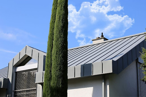 7 Roofing Maintenance and Protection Tips for Commercial Buildings